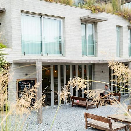 Casagrande Hotel & Beach Club 호세 이그나시오 외부 사진 The hotel's courtyard