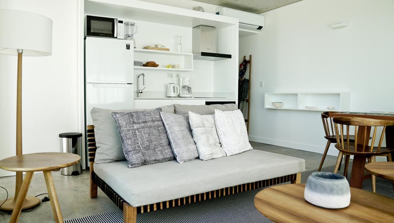 Casagrande Hotel & Beach Club 호세 이그나시오 외부 사진 A futon sofa