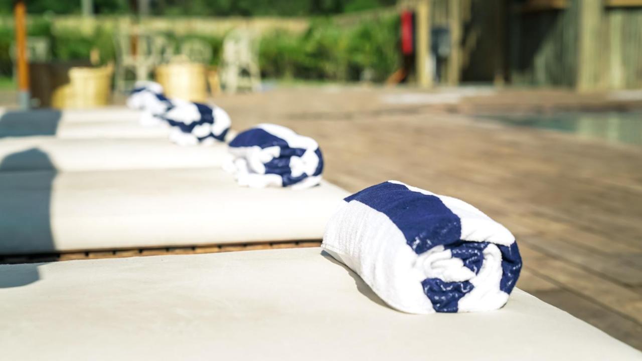Casagrande Hotel & Beach Club 호세 이그나시오 외부 사진 A rolled beach towel