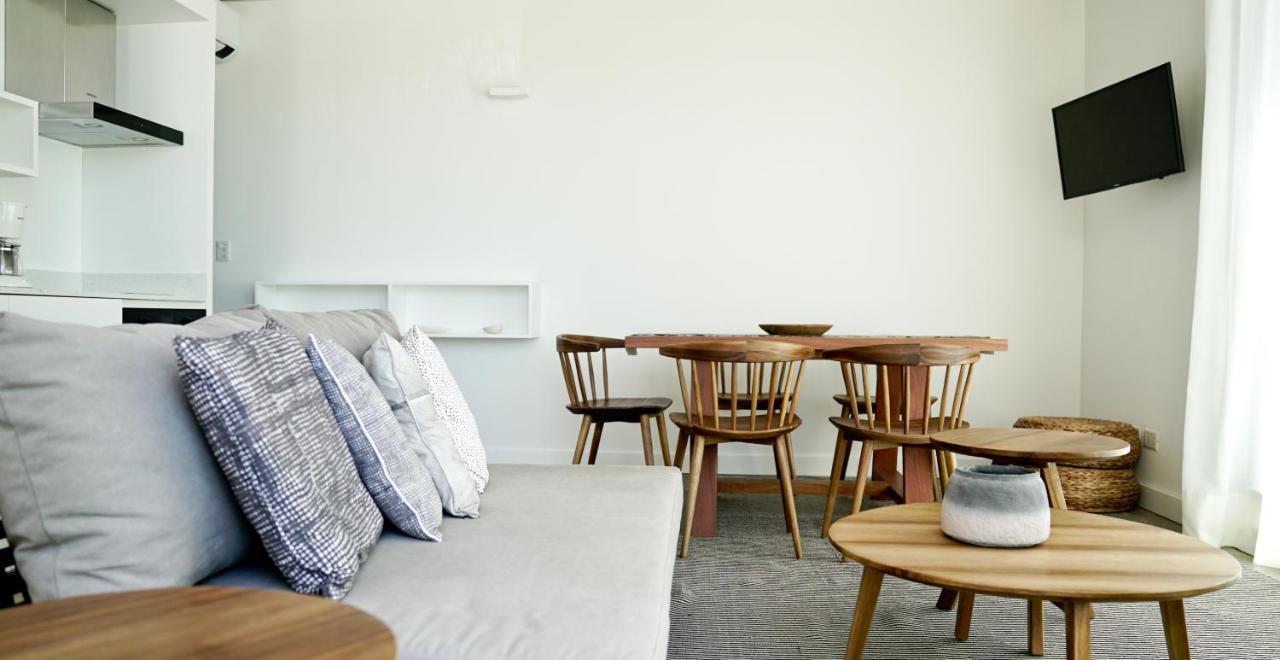 Casagrande Hotel & Beach Club 호세 이그나시오 외부 사진 A living room in a typical apartment