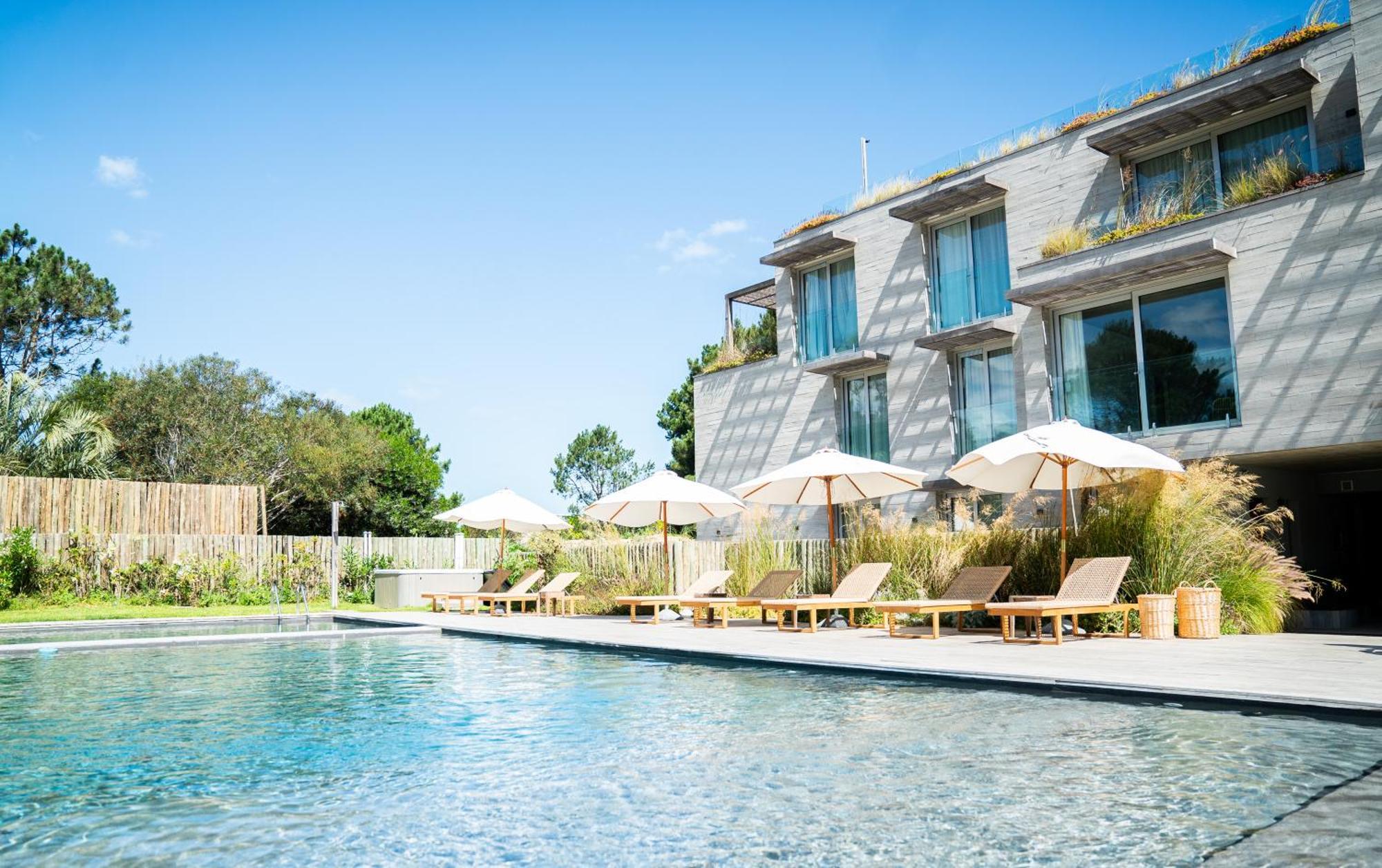 Casagrande Hotel & Beach Club 호세 이그나시오 외부 사진 The swimming pool at the hotel